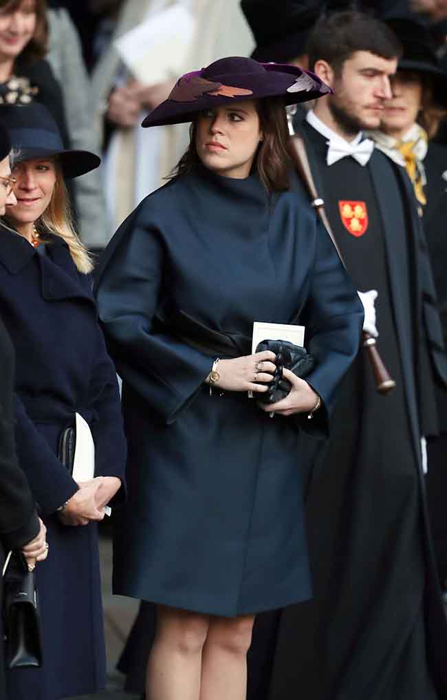Kate Middleton, abito “riciclato” alla cerimonia funebre. FOTO Kate Middleton, abito “riciclato” alla cerimonia funebre. FOTO