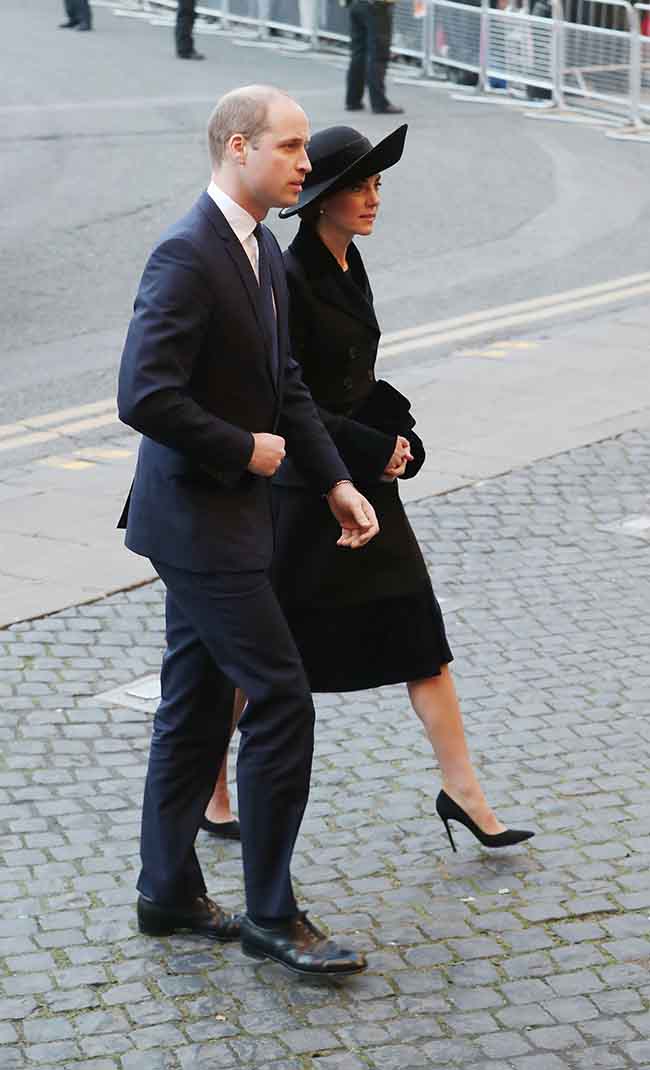 Kate Middleton, abito “riciclato” alla cerimonia funebre. FOTO Kate Middleton, abito “riciclato” alla cerimonia funebre. FOTO
