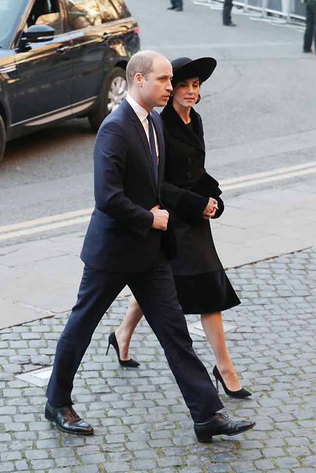 Kate Middleton, abito “riciclato” alla cerimonia funebre. FOTO Kate Middleton, abito “riciclato” alla cerimonia funebre. FOTO