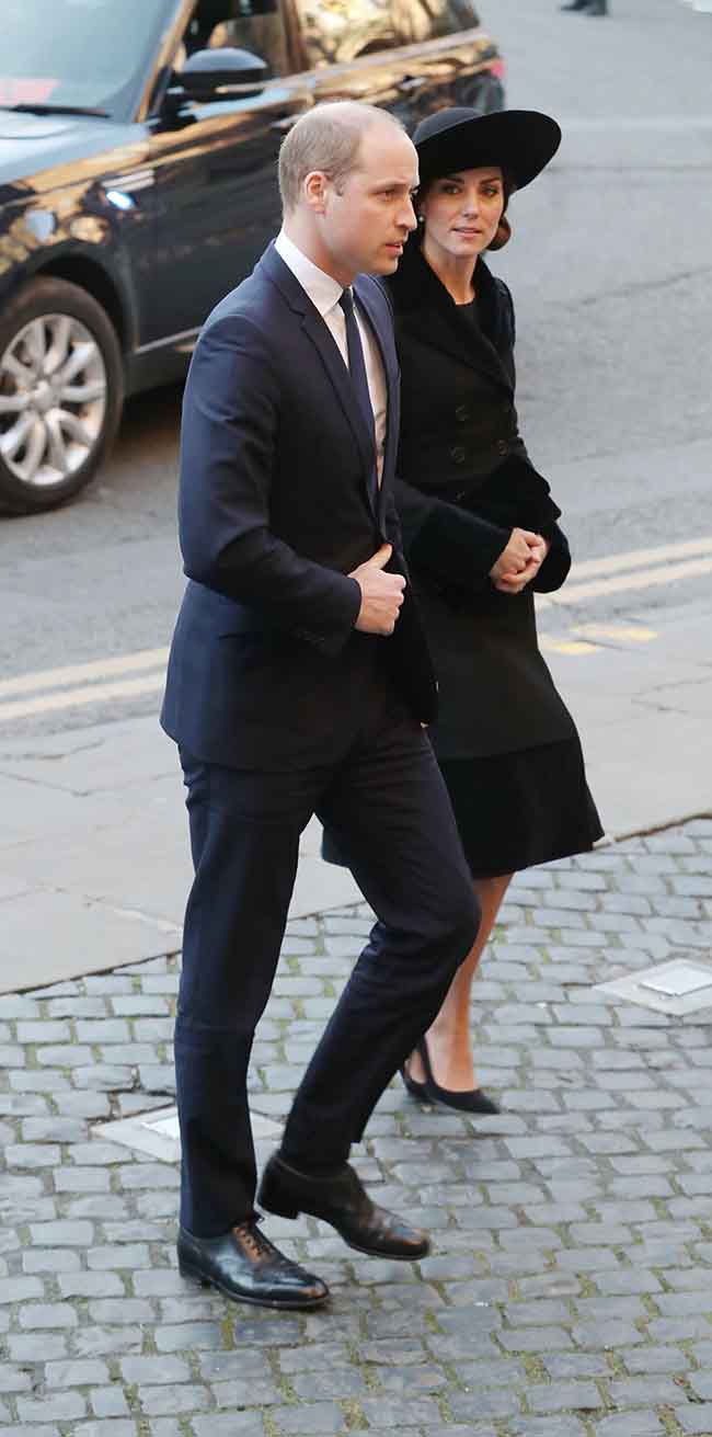 Kate Middleton, abito “riciclato” alla cerimonia funebre. FOTO Kate Middleton, abito “riciclato” alla cerimonia funebre. FOTO