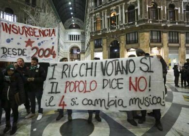 Contestazioni per l’arrivo della Boschi al San Carlo di Napoli