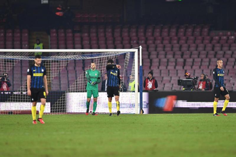Napoli-Inter 3-0. Insigne e Hamsik affossano Pioli Napoli-Inter 3-0. Insigne e Hamsik affossano Pioli