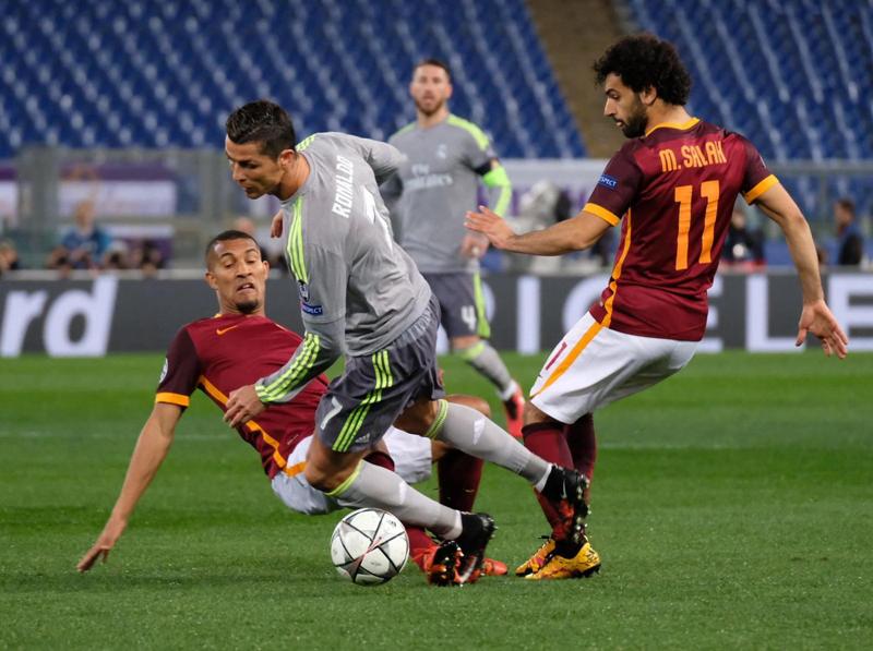Salah infortunio: la Roma lo ritroverà in campo solo a febbraio Salah infortunio: la Roma lo ritroverà in campo solo a febbraio