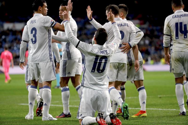 Real Madrid, Zidane scarica James Rodriguez: Inter-Juventus pronte all’esubero Real Madrid, Zidane scarica James Rodriguez: Inter-Juventus pronte all’esubero