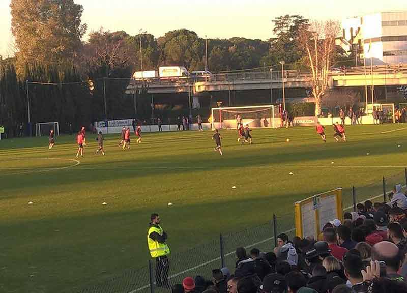 Derby trionfale, la Roma al Tre Fontane. In 3mila per i loro campioni