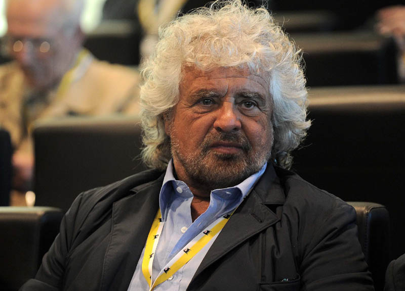 Pd accelera sulla manovra. M5S attacca: “No al tavolo con i bari” Pd accelera sulla manovra. M5S attacca: “No al tavolo con i bari”