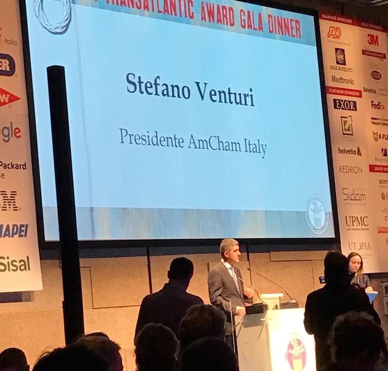 Gran galà per l’American Chamber. Gli Usa a Milano e Milano negli Usa Gran galà per l’American Chamber. Gli Usa a Milano e Milano negli Usa