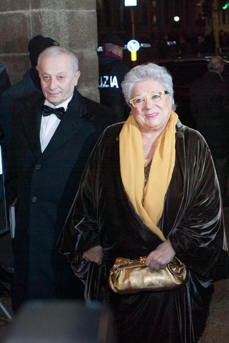Prima alla Scala, i vip e i loro look: Signorini in tunica, Trump e… FOTO Prima alla Scala, i vip e i loro look: Signorini in tunica, Trump e… FOTO
