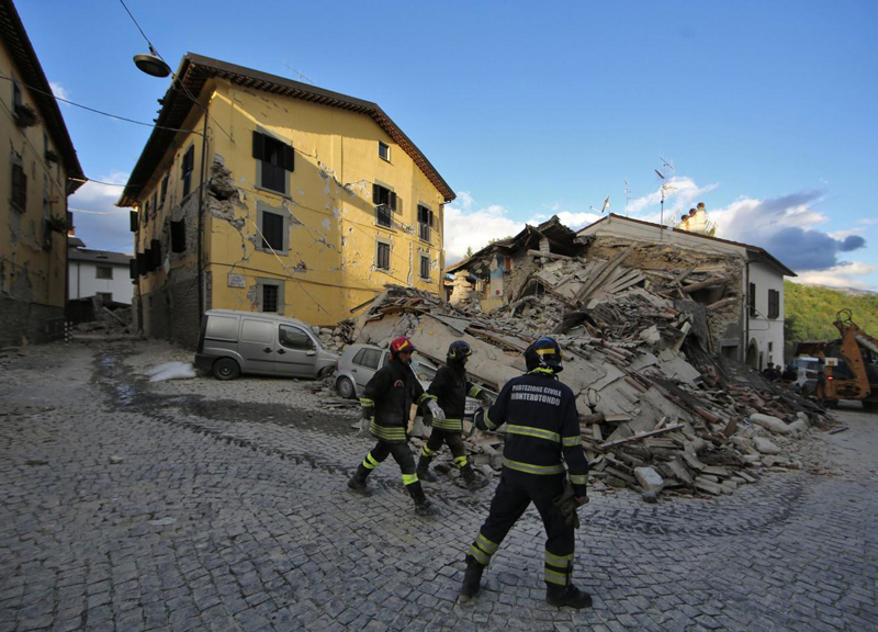 Terremoto, controllo sanitario per i vigili del fuoco. Ona e Usb: “Non basta”