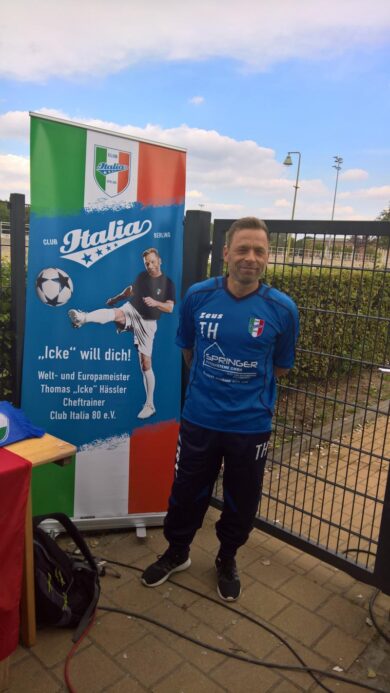 Haessler, che cambiamento: dal mondiale… alla giungla!