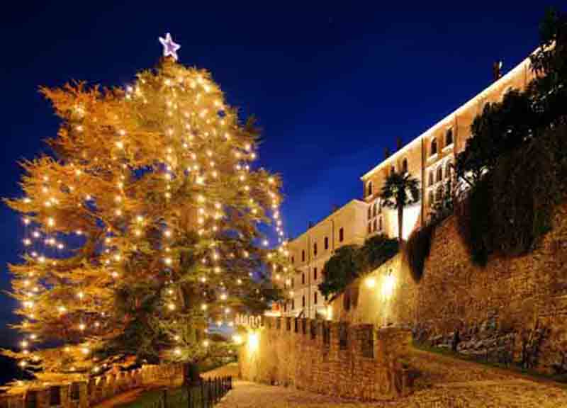 Natale a basso impatto ambientale: i consigli di Corepla Natale a basso impatto ambientale: i consigli di Corepla