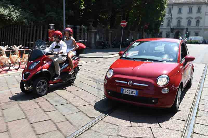 “Pazzi” per 500 Enjoy car sharing: rubate e rivendute a pezzi. Tre arresti “Pazzi” per 500 Enjoy car sharing: rubate e rivendute a pezzi. Tre arresti