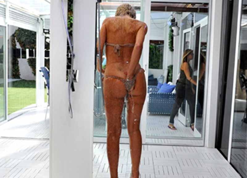 Valeria Marini, amore con Stefano Maniscalco? Ecco la verità Valeria Marini, amore con Stefano Maniscalco? Ecco la verità