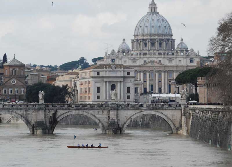 Capodanno, Roma festeggia sul Tevere con una maratona “no stop” di 18 ore Capodanno, Roma festeggia sul Tevere con una maratona “no stop” di 18 ore