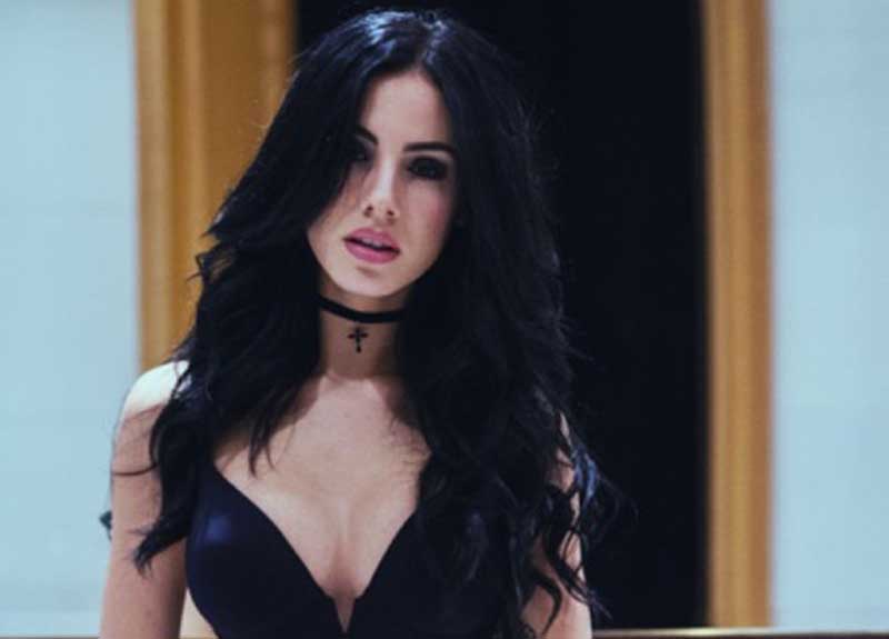 Giulia De Lellis, resa a GQ. La fidanzata d’Italia si confessa. E sul seno…