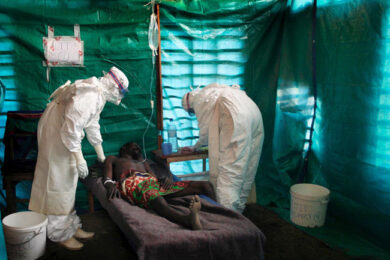 Ebola, Oms: vaccino funziona 100%.  PAURA FOCOLAI EBOLA IN ITALIA