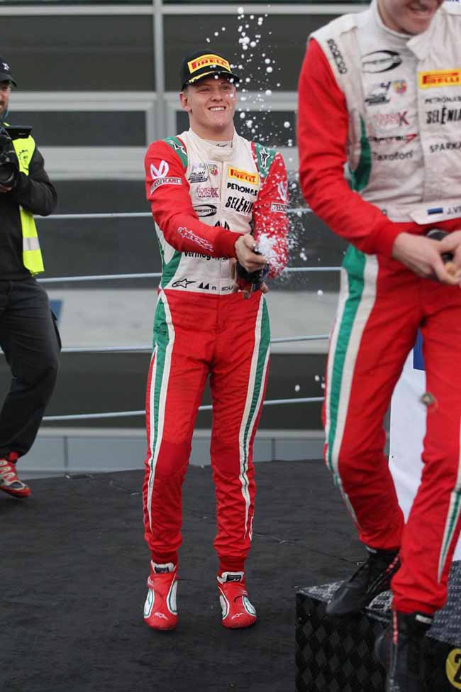 Schumacher, il figlio Mick correrà in Formula 3. “Passaggio ideale per me”