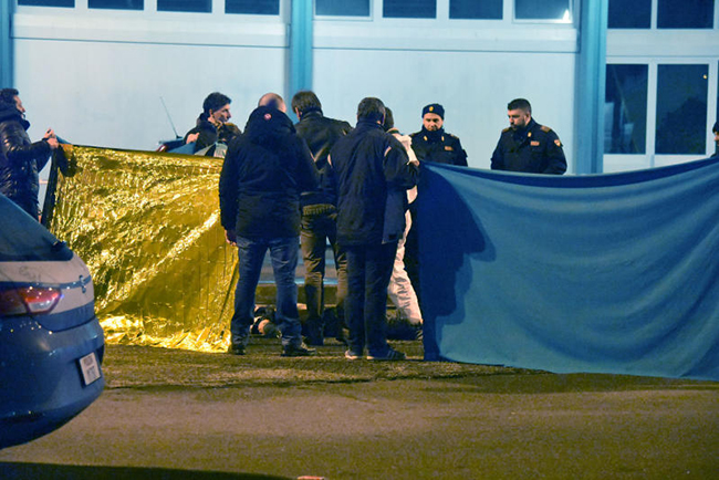 Strage di Berlino, l’arrivo di Anis Amri alla stazione di Milano. FOTO Strage di Berlino, l’arrivo di Anis Amri alla stazione di Milano. FOTO
