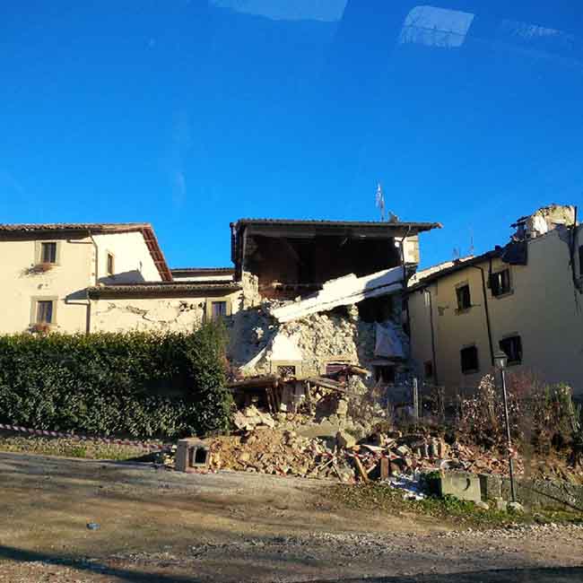 Amatrice, “ritardi clamorosi nella ricostruzione post terremoto”. Reportage