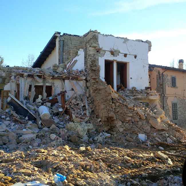 Amatrice, “ritardi clamorosi nella ricostruzione post terremoto”. Reportage