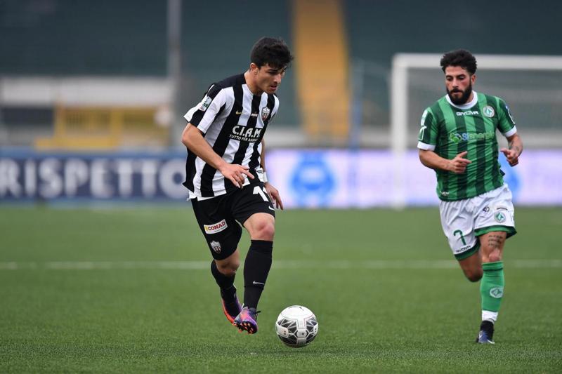 Milan, Galliani su Orsolini ma i cinesi bocciano il talento dell’Ascoli Milan, Galliani su Orsolini ma i cinesi bocciano il talento dell’Ascoli