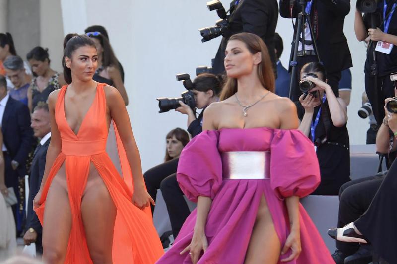 Vip 2016, la moda dà scandalo: gli spacchi mostrano l’inguine. Foto Vip 2016, la moda dà scandalo: gli spacchi mostrano l’inguine. Foto