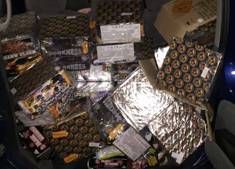 La guerra dei “botti”: bottino da 700 chili sequestrati dalle Fiamme Gialle La guerra dei “botti”: bottino da 700 chili sequestrati dalle Fiamme Gialle