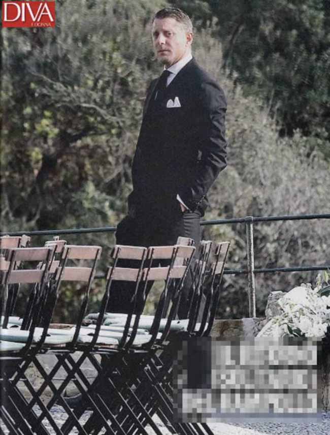 Lapo Elkann malinconico e solo: prima uscita pubblica dopo lo scandalo. Foto Lapo Elkann malinconico e solo: prima uscita pubblica dopo lo scandalo. Foto
