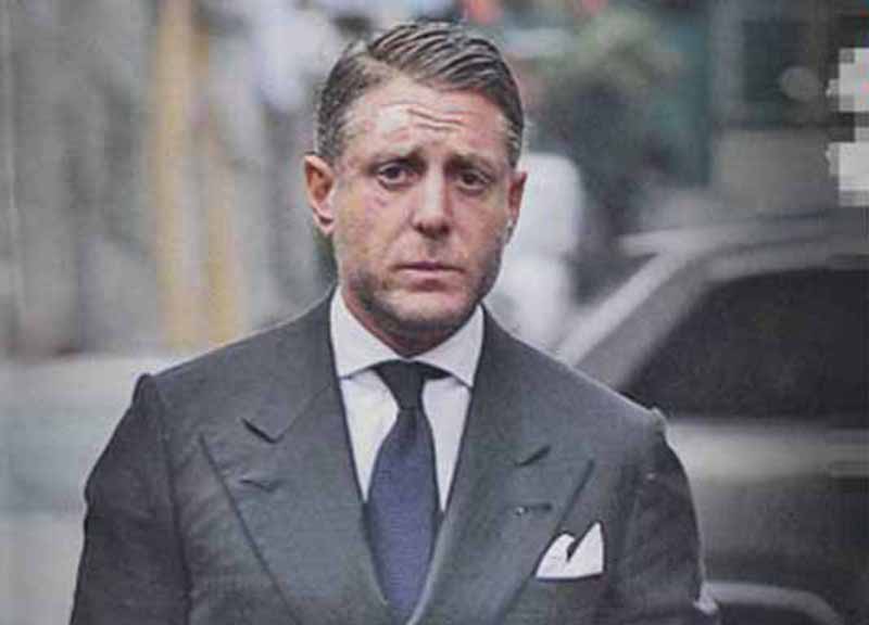 Lapo Elkann malinconico e solo: prima uscita pubblica dopo lo scandalo. Foto Lapo Elkann malinconico e solo: prima uscita pubblica dopo lo scandalo. Foto