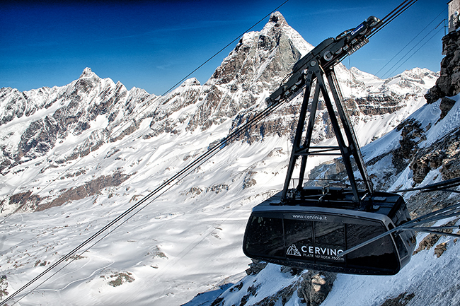 Cervinia, sfilata dei San Bernardo Cervinia, sfilata dei San Bernardo