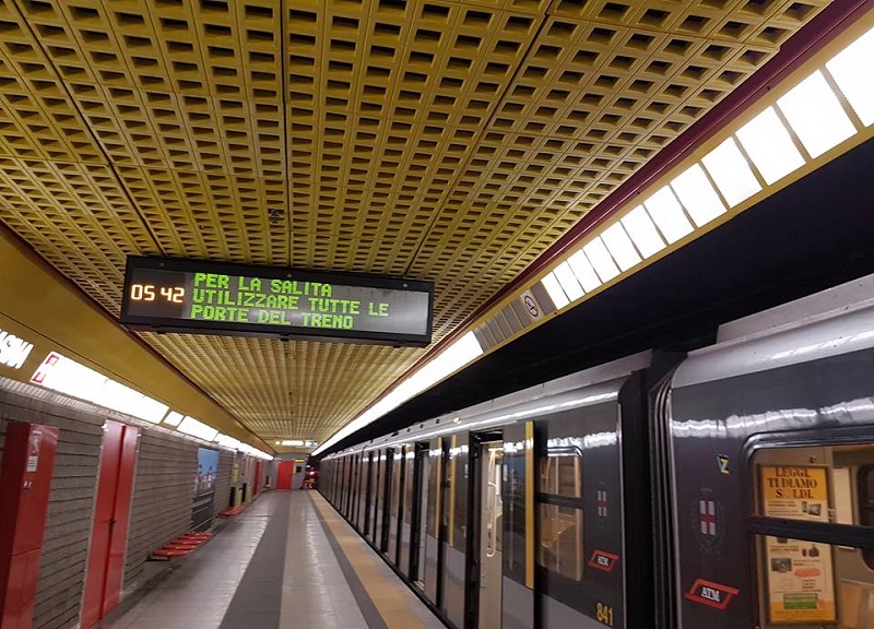 Milano, metropolitane aperte all’alba da oggi. Granelli: “Tanti in attesa” Milano, metropolitane aperte all’alba da oggi. Granelli: “Tanti in attesa”