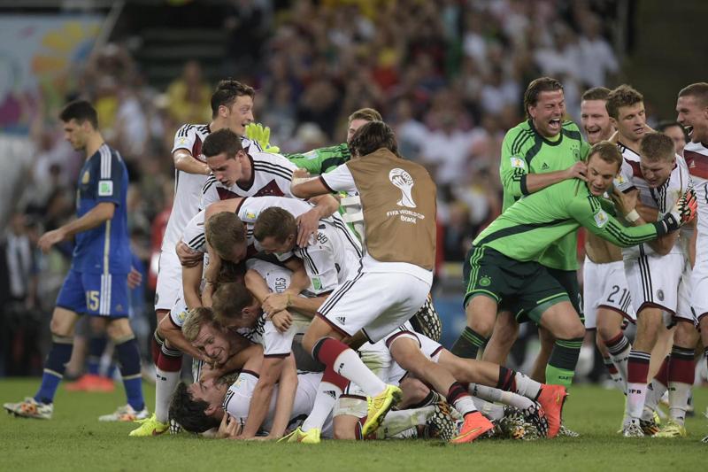 Fifa, Mondiale di calcio a 48 squadre: un business da 630 milioni. Ma è guerra Fifa, Mondiale di calcio a 48 squadre: un business da 630 milioni. Ma è guerra