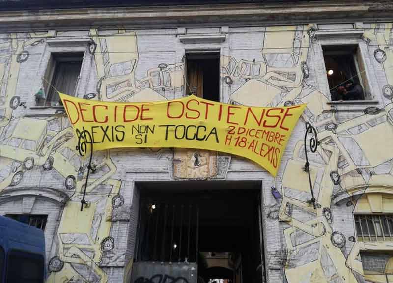 Roma, centro sociale Alexis a Ostiense: tentativo di sgombero ad alta tensione Roma, centro sociale Alexis a Ostiense: tentativo di sgombero ad alta tensione