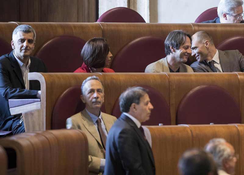 Nuovo Stadio Roma, la Raggi alza la testa e sfida Berdini e i mullah dell’M5S Nuovo Stadio Roma, la Raggi alza la testa e sfida Berdini e i mullah dell’M5S