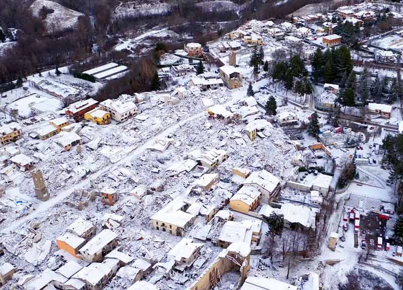 Terremoto, stalle crollate sotto la neve. Coldiretti: “Siamo allo stremo” Terremoto, stalle crollate sotto la neve. Coldiretti: “Siamo allo stremo”