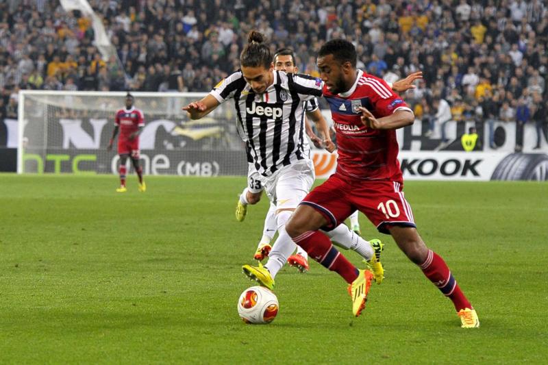 Caceres dimentica la Juventus: sbarca in Turchia. Trabzonspor, visite mediche Caceres dimentica la Juventus: sbarca in Turchia. Trabzonspor, visite mediche