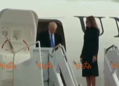 Trump e Melania atterrano a Washington, le immagini