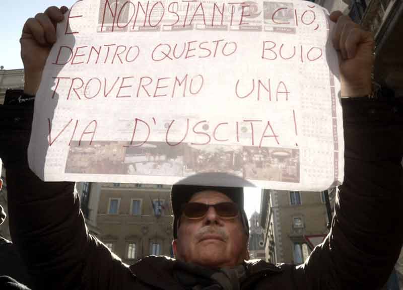 Terremoto, il giorno dell’ira davanti al Governo. “Montanari sì, fessi no” Terremoto, il giorno dell’ira davanti al Governo. “Montanari sì, fessi no”