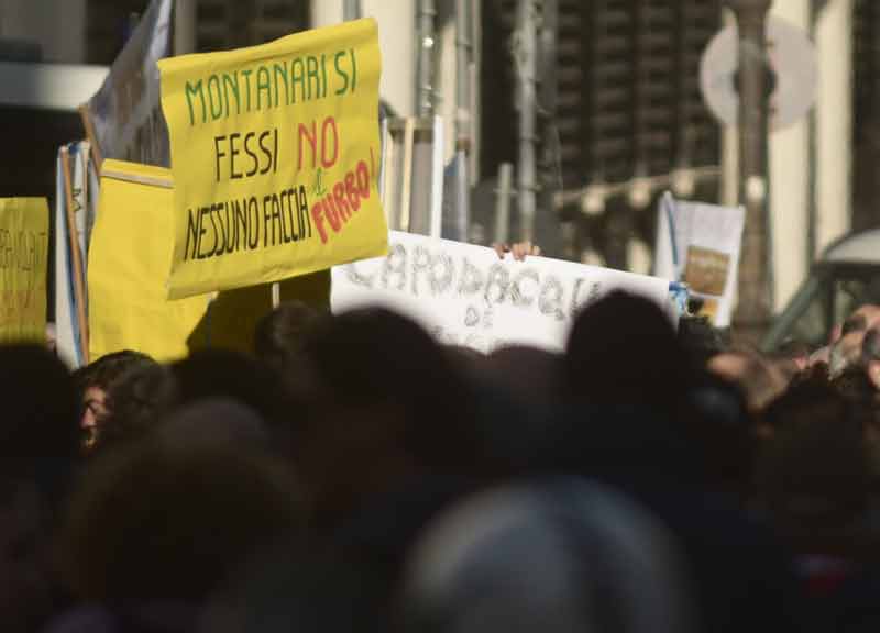 Terremoto, il giorno dell’ira davanti al Governo. “Montanari sì, fessi no” Terremoto, il giorno dell’ira davanti al Governo. “Montanari sì, fessi no”