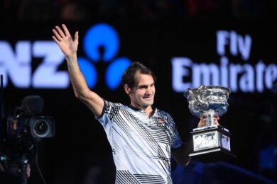 Federer dopo la notte di festa dopo l’Australian Open: “Gioco altri due anni”