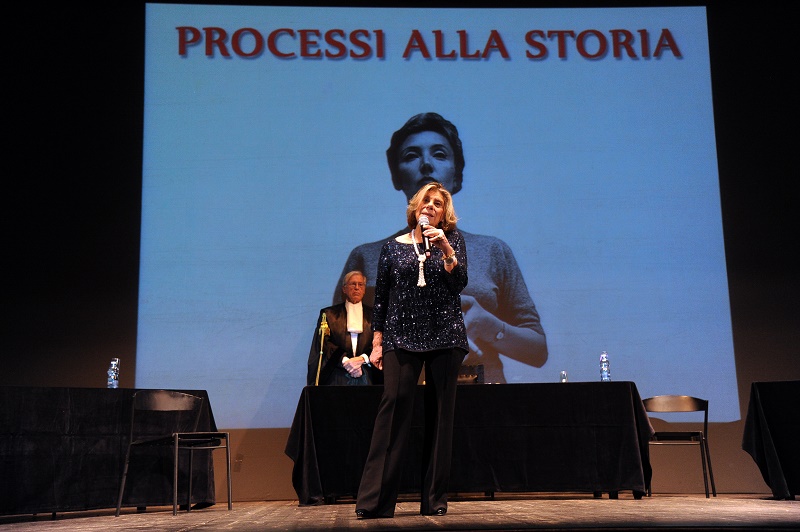 Incontri con la Storia: Oriana Fallaci colpevole o innocente? Il verdetto Incontri con la Storia: Oriana Fallaci colpevole o innocente? Il verdetto