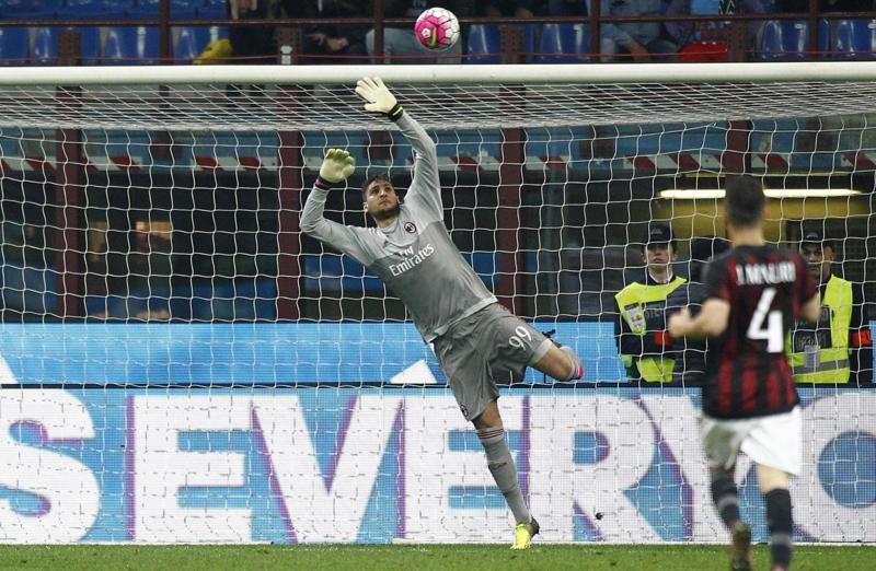 Milan, Raiola: “Critiche a Donnarumma? Se vogliono che vada via, lo dicano”