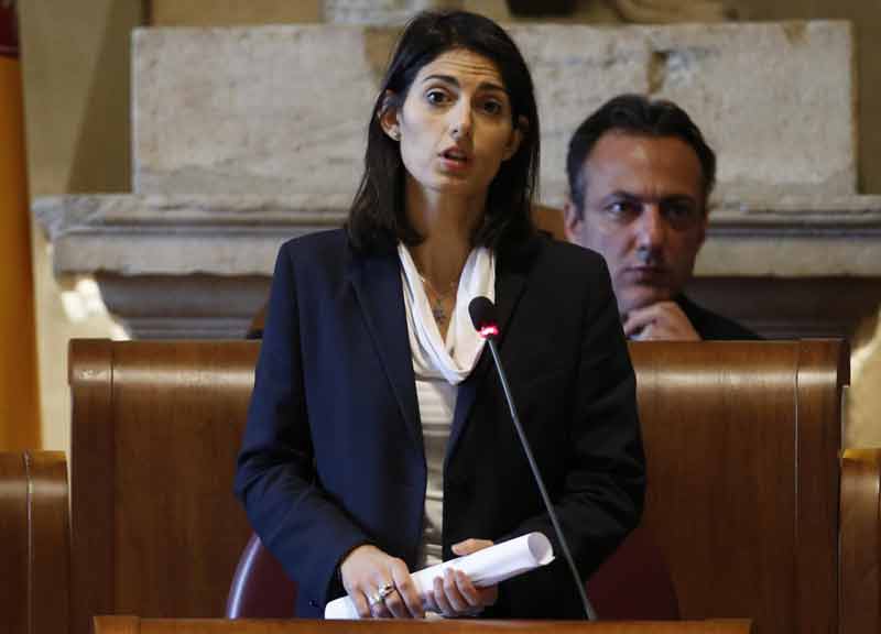 Raggi bocciata da Balestra. Il sindaco è “poco femminile” e “senza fantasia” Raggi bocciata da Balestra. Il sindaco è “poco femminile” e “senza fantasia”