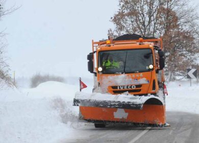 Meteo, neve su montagne lombarde nel fine settimana. Rischio valanghe