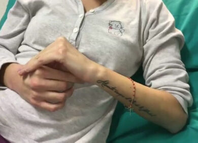 Gessica aggredita con l’acido, messaggio in video dall’ospedale