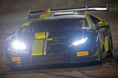 Antonelli e Roda vincono Gara 1 del Lamborghini Super Trofeo Middle East