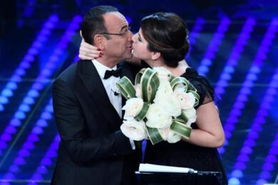 Sanremo 2017: Geppy Cucciari difende le donne, “Je suis patata bollente”