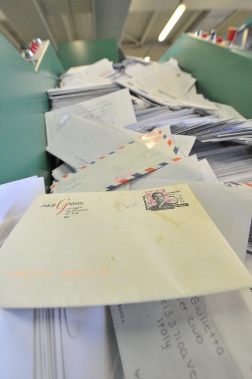 San Valentino, il fascino intramontabile di scrivere una vera lettera d’amore