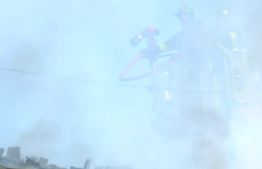 Incendio al centro ambrosiano di solidarietà: fiamme al Parco Lambro. FOTO Incendio al centro ambrosiano di solidarietà: fiamme al Parco Lambro. FOTO