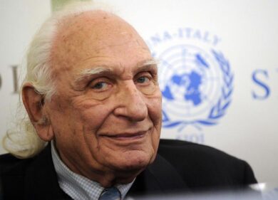 Radicali: Ambrogio Crespi testimonial della campagna di iscrizioni